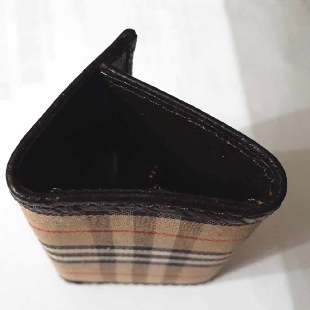 Burberry's Vintage Key Case Euc Authentic - image 5